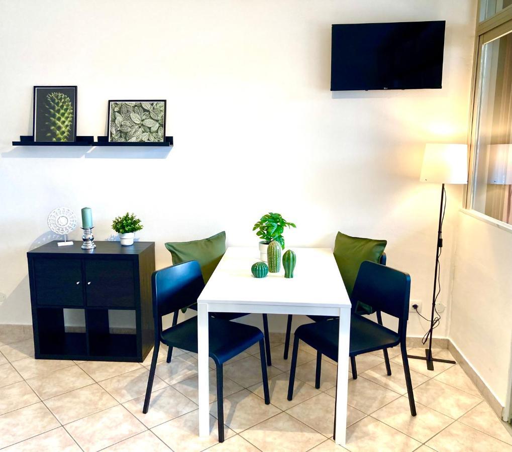 Appartamento Peppino Mit Seeblick Und Pool Riva del Garda Exterior foto